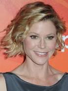 How tall is Julie Bowen?